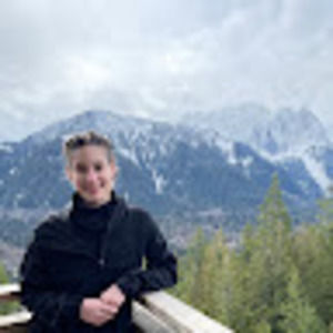 Meet your Posher, Abbey